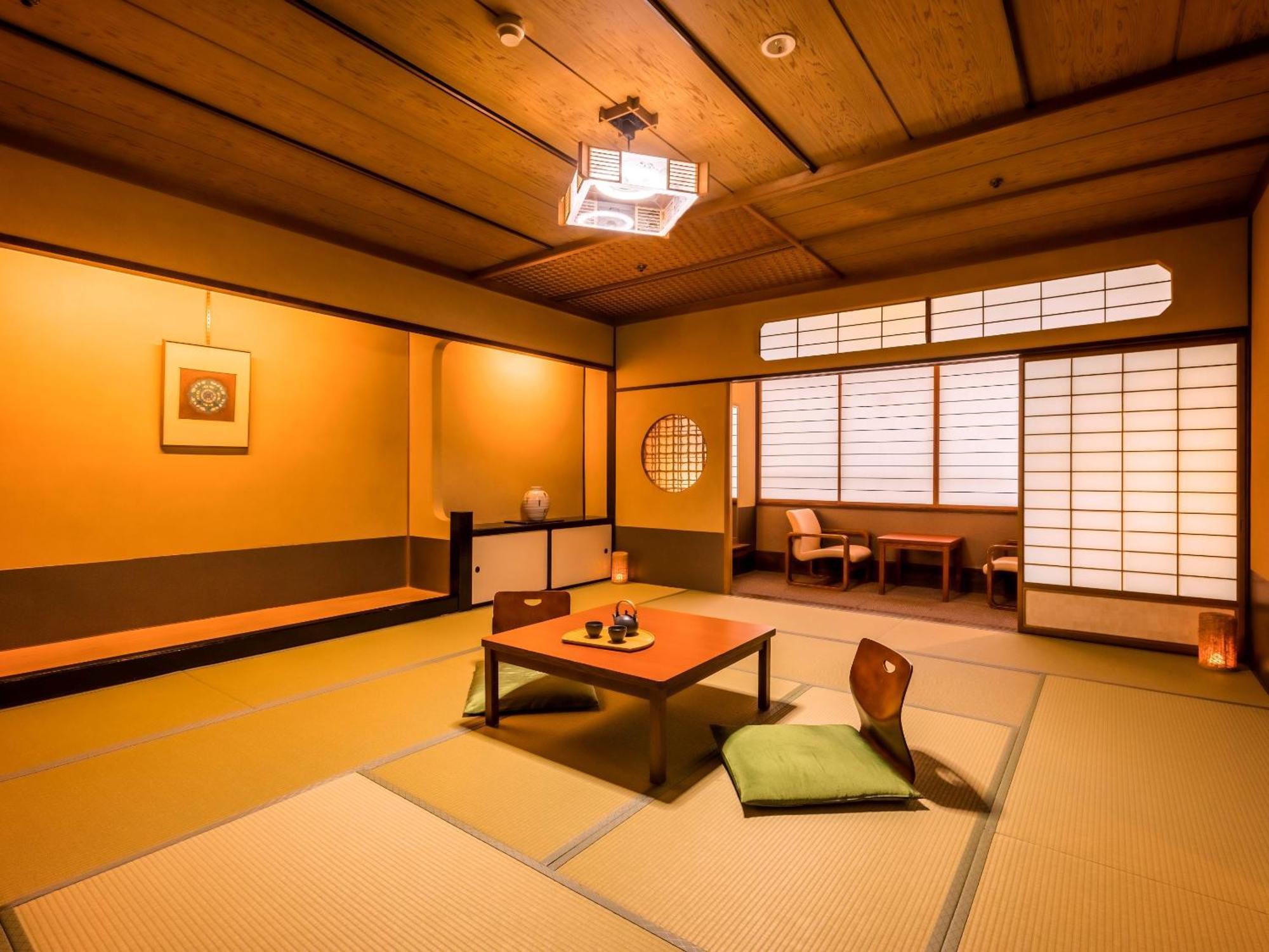 Ooedo Onsen Monogatari Yamashiro Saichoraku Hotel Кага Стая снимка